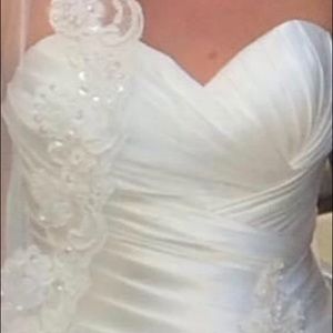 Demetrios Ivory SweetHeart Wedding Gown